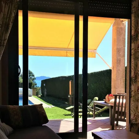 Poolside Comfort By Coast Cangas do Morrazo